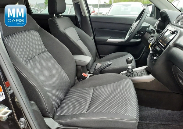Suzuki Vitara cena 90700 przebieg: 16600, rok produkcji 2023 z Ropczyce małe 352
